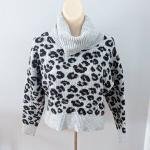 Jessica Simpson Turtleneck Leopard Print Gray Sweater